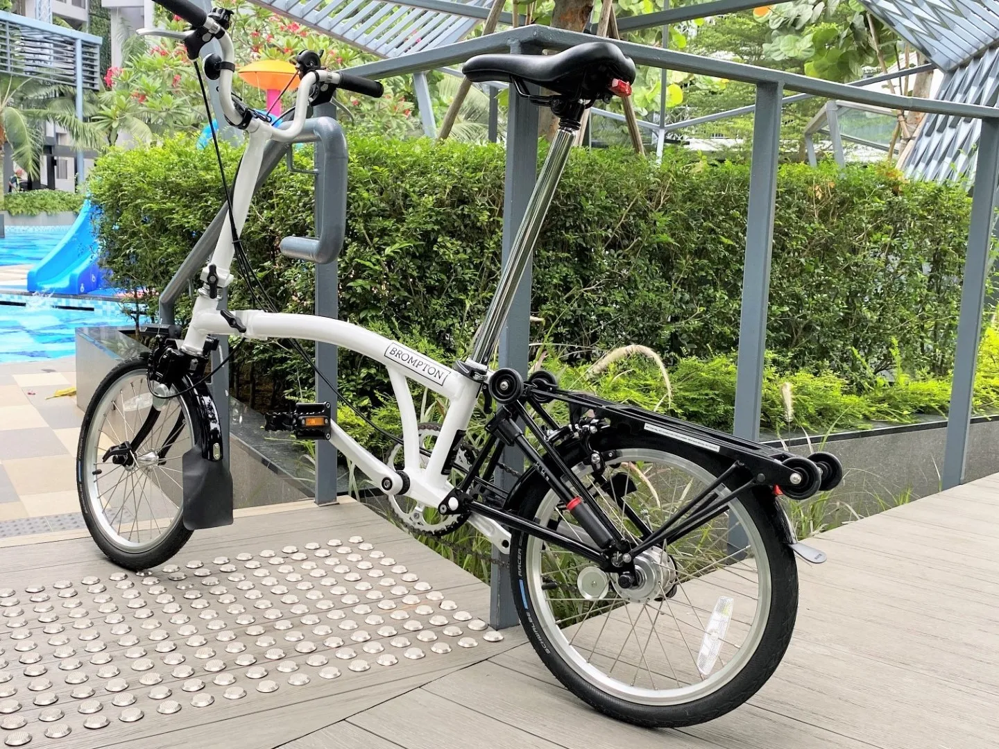 Brompton A Line Gloss White