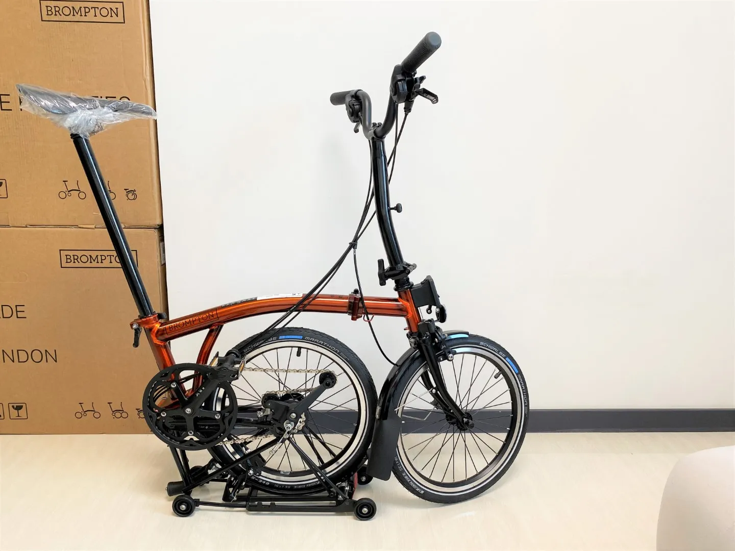 Brompton C Line Explore Black Edition Flame Lacquer *WITH RACK*